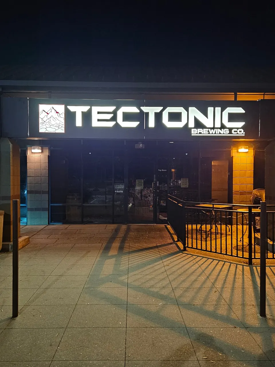 Tectonic Brewing Company, from outside