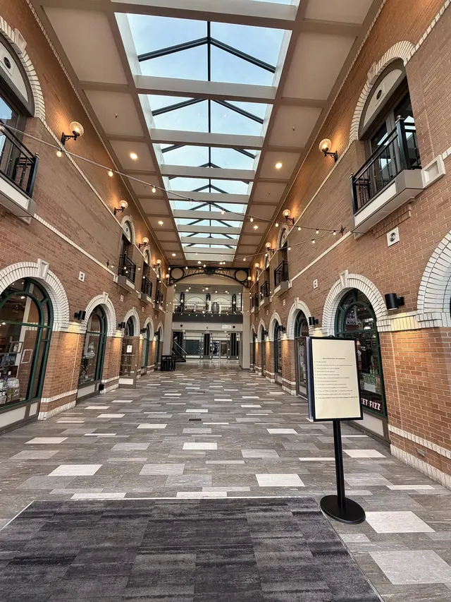 Inside Opera Galleria